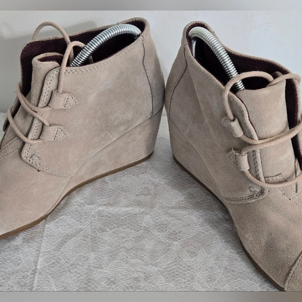 Toms Original One For One Suede Ankle Boots 10 Oatmeal